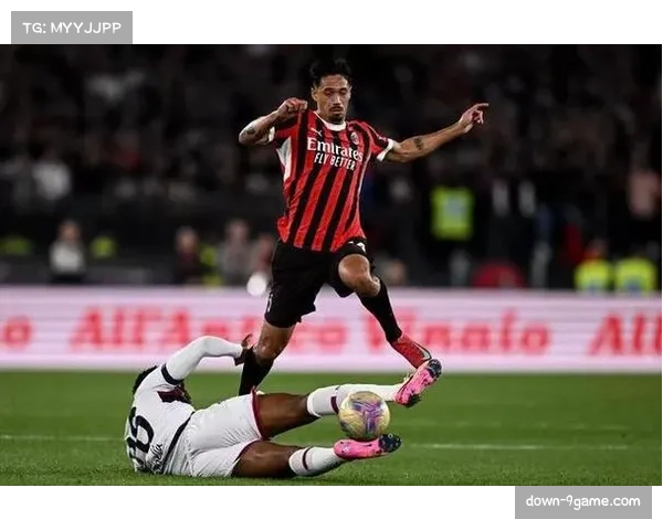 曼城荷兰中场赖因德斯处理球慢半拍难适应体系